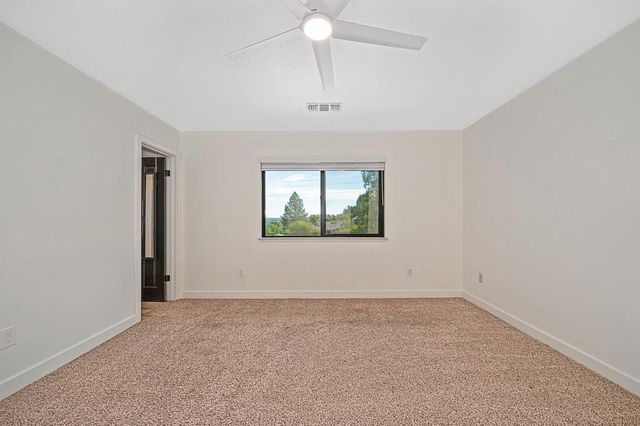 119 Toyon Dr, Auburn, CA 95603