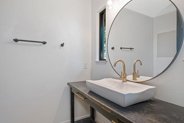 119 Toyon Dr, Auburn, CA 95603