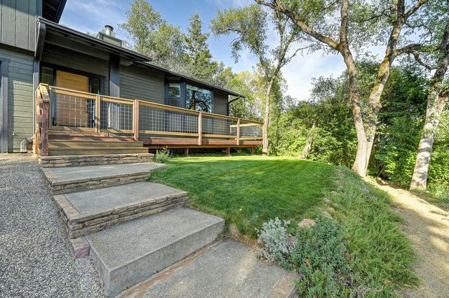 119 Toyon Dr, Auburn, CA 95603