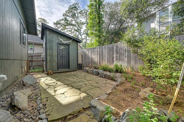 119 Toyon Dr, Auburn, CA 95603