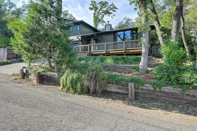 119 Toyon Dr, Auburn, CA 95603