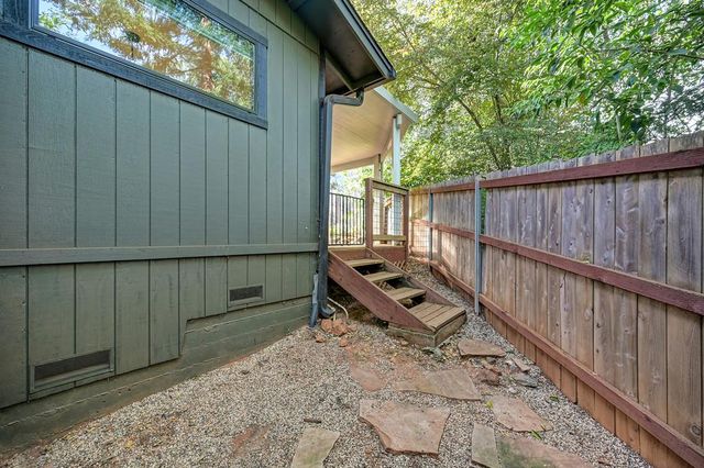 119 Toyon Dr, Auburn, CA 95603