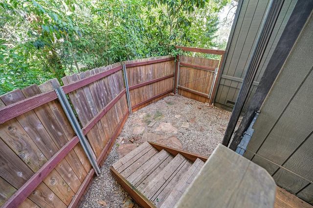 119 Toyon Dr, Auburn, CA 95603