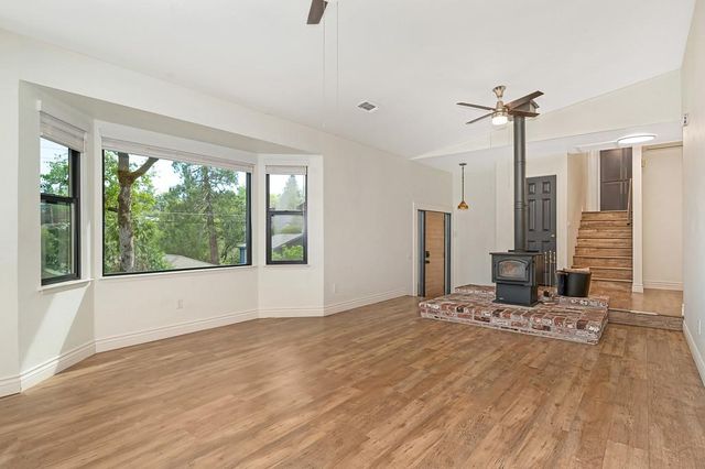 119 Toyon Dr, Auburn, CA 95603