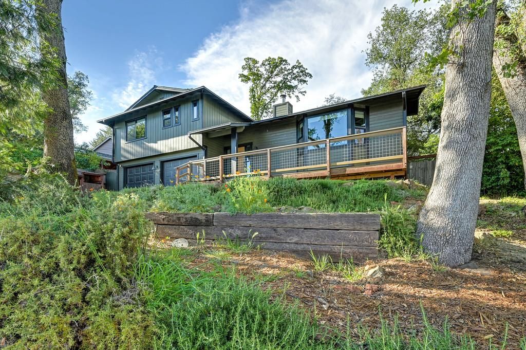 119 Toyon Dr, Auburn, CA 95603