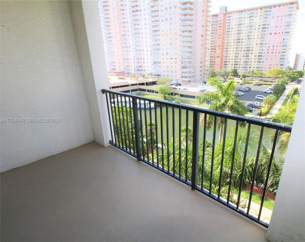 17150 N Bay Road 2612, Sunny Isles Beach, FL 33160