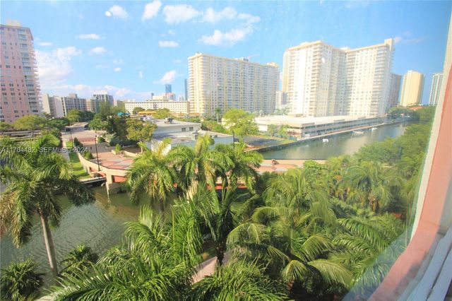 17150 N Bay Road 2612, Sunny Isles Beach, FL 33160