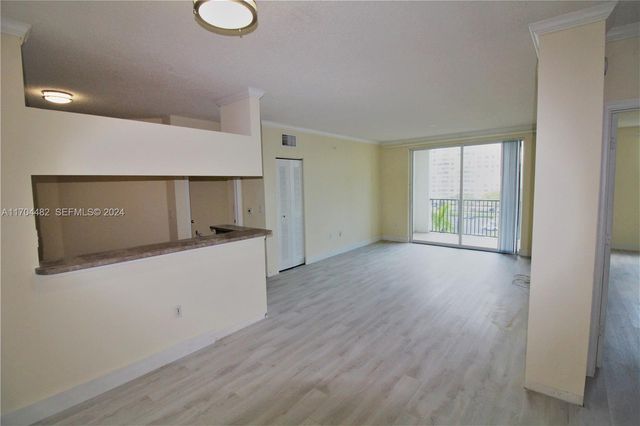 17150 N Bay Road 2612, Sunny Isles Beach, FL 33160
