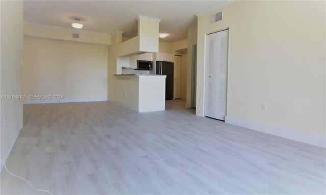 17150 N Bay Road 2612, Sunny Isles Beach, FL 33160