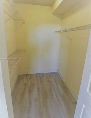 17150 N Bay Road 2612, Sunny Isles Beach, FL 33160
