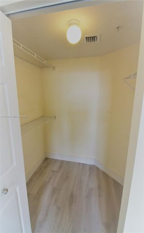 17150 N Bay Road 2612, Sunny Isles Beach, FL 33160