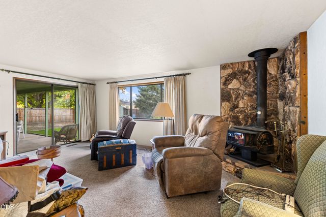 2060 Archer Drive, Medford, OR 97501