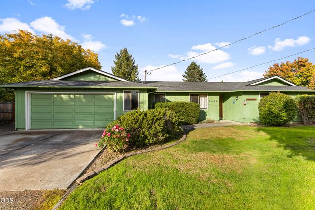 2060 Archer Drive, Medford, OR 97501