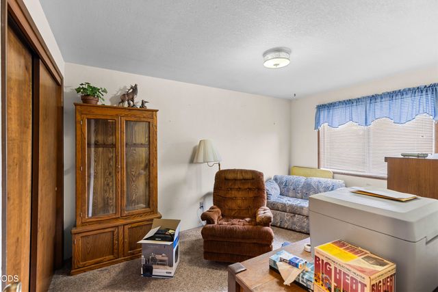 2060 Archer Drive, Medford, OR 97501