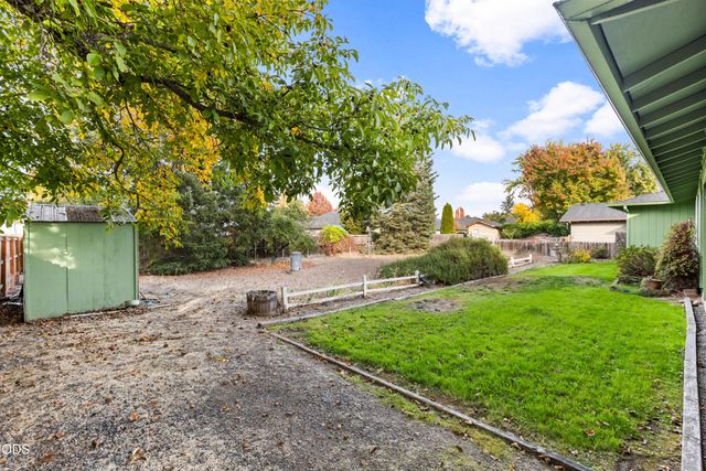 2060 Archer Drive, Medford, OR 97501