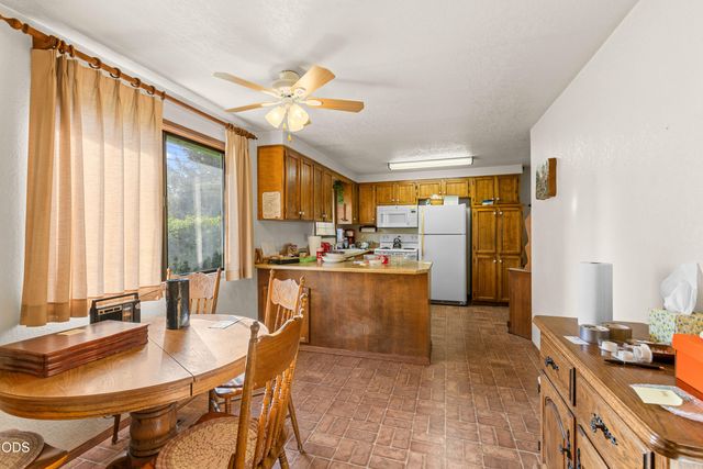 2060 Archer Drive, Medford, OR 97501