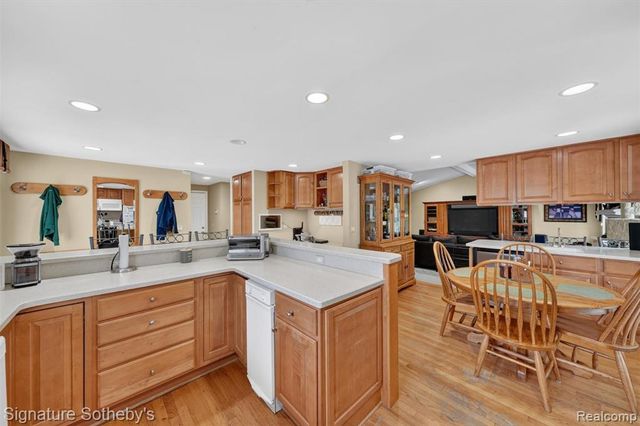 23499 Winthrop Court, Novi, MI 48375