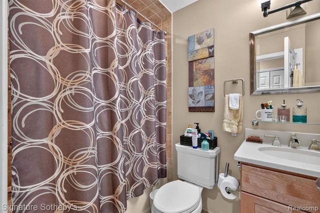 23499 Winthrop Court, Novi, MI 48375