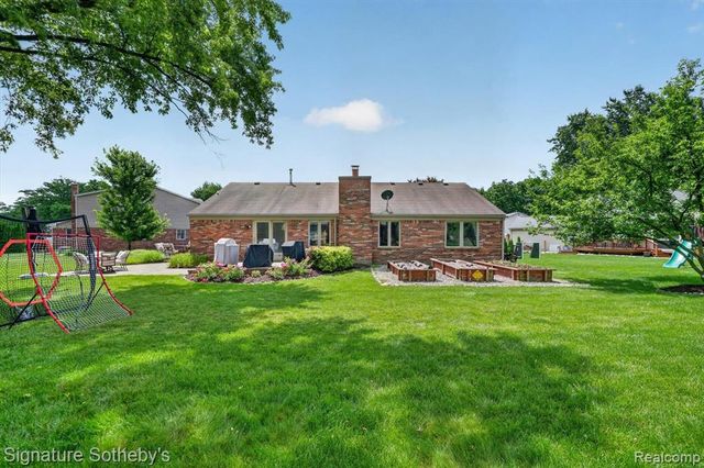 23499 Winthrop Court, Novi, MI 48375