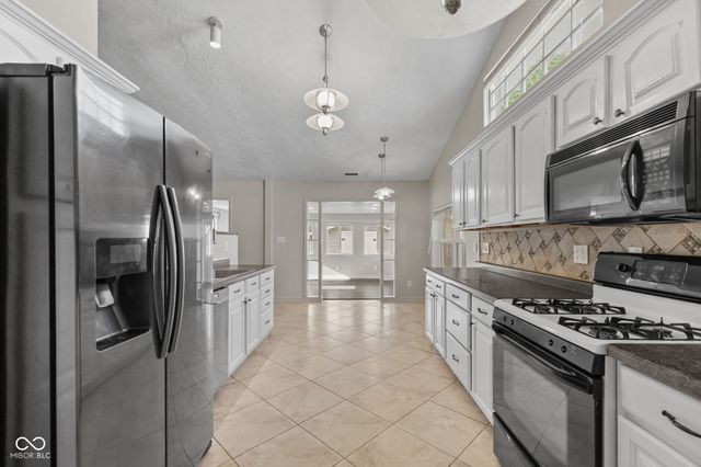 191 Suncrest Drive, Greenwood, IN 46143