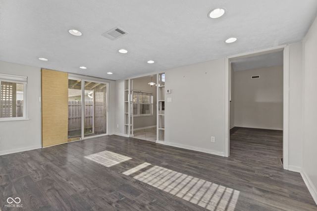 191 Suncrest Drive, Greenwood, IN 46143