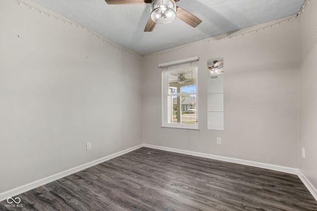 191 Suncrest Drive, Greenwood, IN 46143