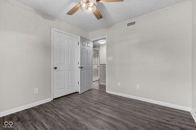 191 Suncrest Drive, Greenwood, IN 46143