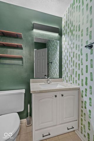191 Suncrest Drive, Greenwood, IN 46143