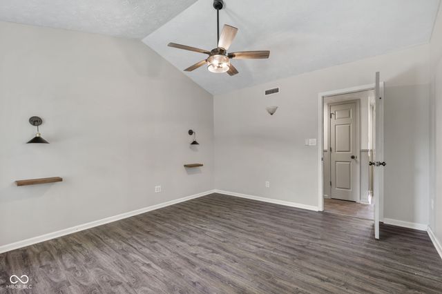 191 Suncrest Drive, Greenwood, IN 46143