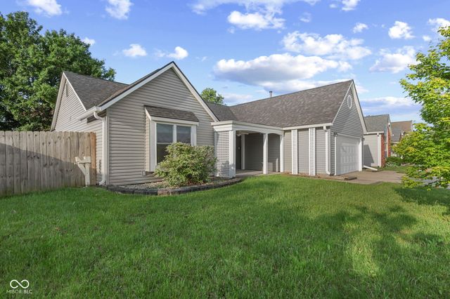 191 Suncrest Drive, Greenwood, IN 46143