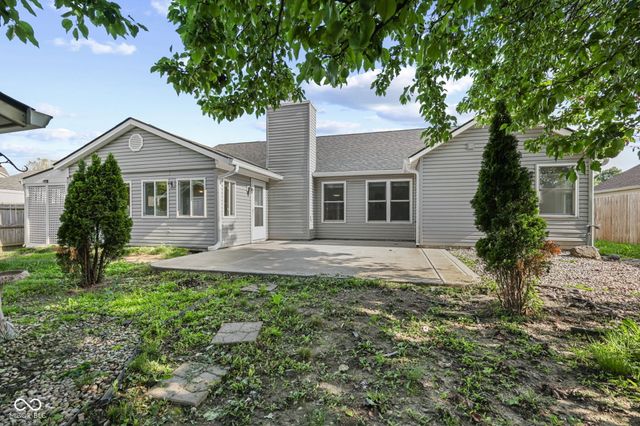 191 Suncrest Drive, Greenwood, IN 46143