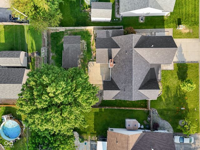 191 Suncrest Drive, Greenwood, IN 46143