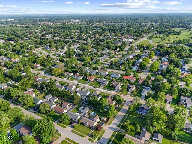 191 Suncrest Drive, Greenwood, IN 46143