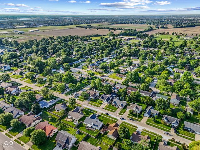 191 Suncrest Drive, Greenwood, IN 46143