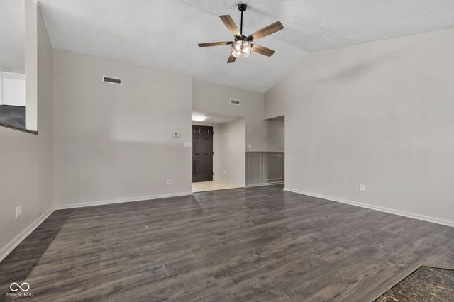 191 Suncrest Drive, Greenwood, IN 46143