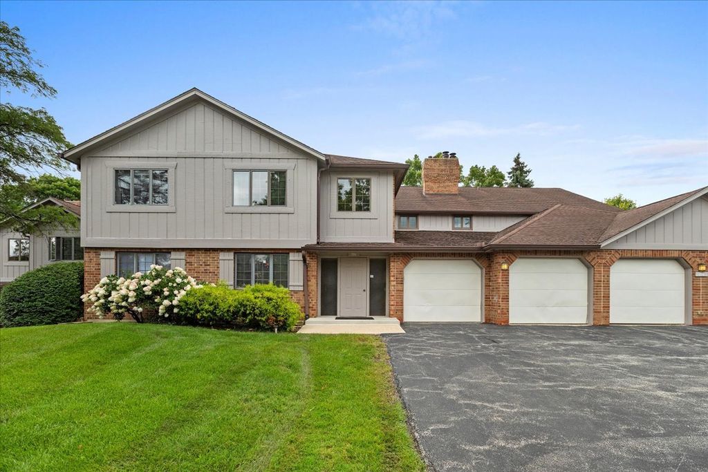 7711 W OAK RIDGE Court 2A, Palos Heights, IL 60463