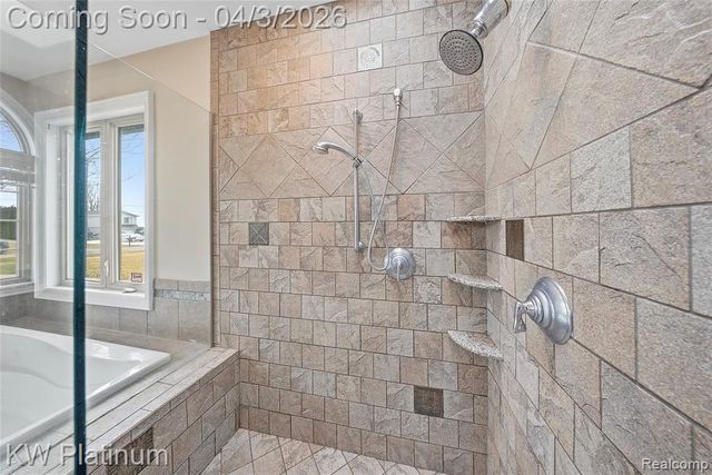 48877 Point Lakeview Drive, Chesterfield, MI 48047