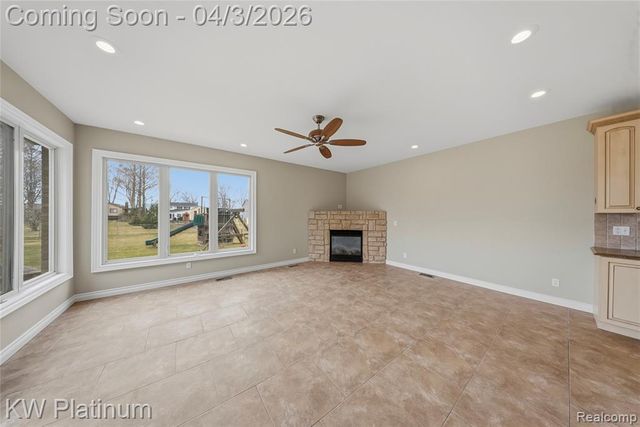 48877 Point Lakeview Drive, Chesterfield, MI 48047