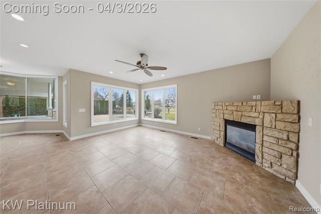 48877 Point Lakeview Drive, Chesterfield, MI 48047