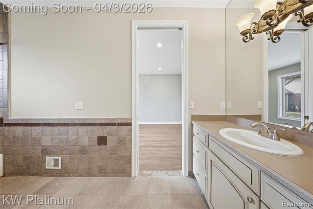 48877 Point Lakeview Drive, Chesterfield, MI 48047