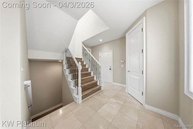 48877 Point Lakeview Drive, Chesterfield, MI 48047
