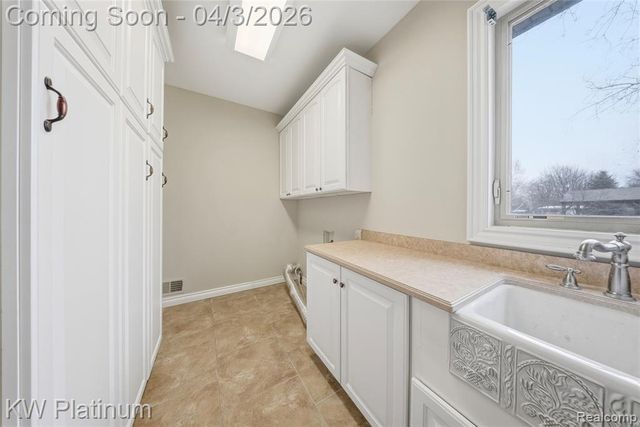 48877 Point Lakeview Drive, Chesterfield, MI 48047