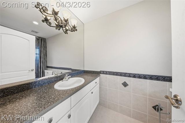 48877 Point Lakeview Drive, Chesterfield, MI 48047
