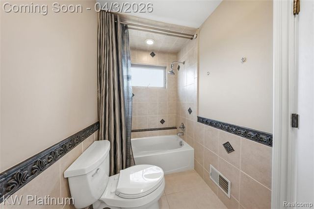 48877 Point Lakeview Drive, Chesterfield, MI 48047