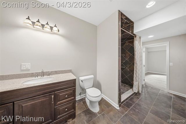 48877 Point Lakeview Drive, Chesterfield, MI 48047