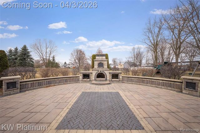 48877 Point Lakeview Drive, Chesterfield, MI 48047