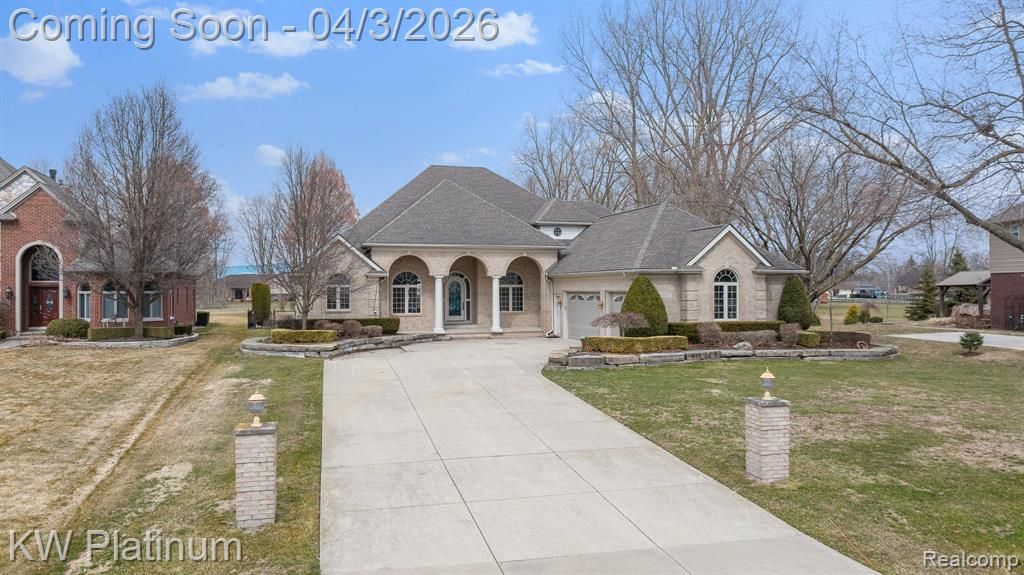 48877 Point Lakeview Drive, Chesterfield, MI 48047