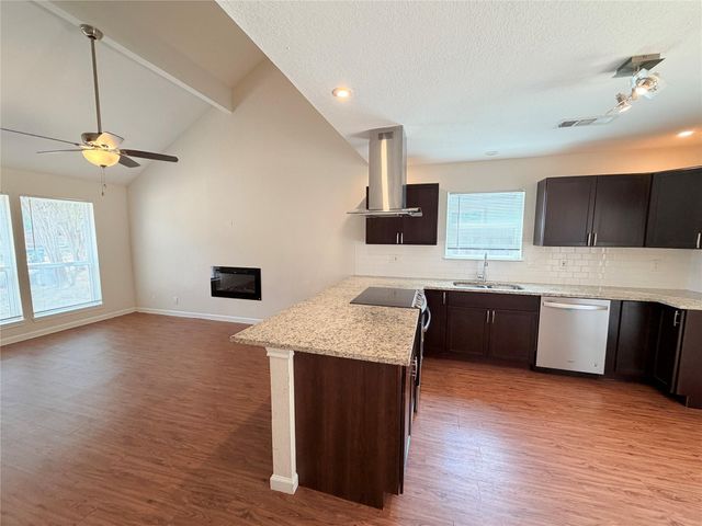 1605 Parkwood DR, Leander, TX 78641