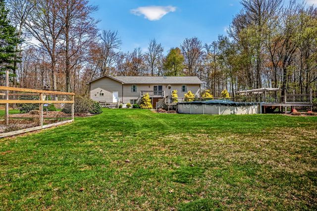 4895 W Birch Lane, Pentwater, MI 49449