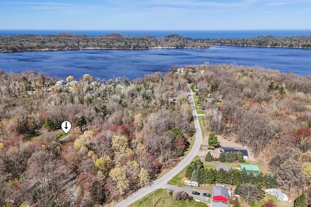4895 W Birch Lane, Pentwater, MI 49449